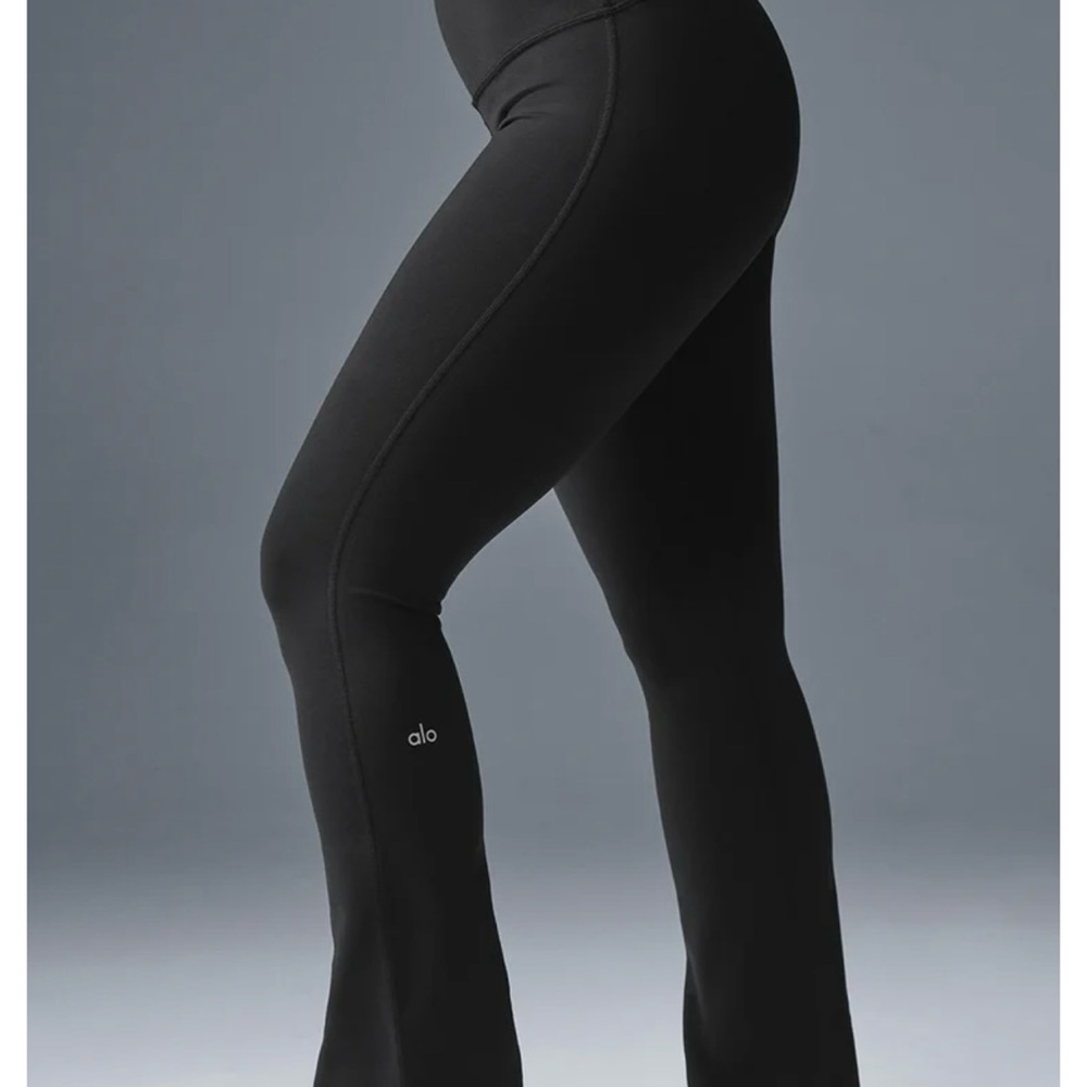 ALO Airbrush Flare Leggings Women’s Medium Black Viral Y2K Yoga Pants